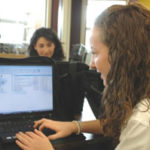einztein Einztein's library includes more than 2,000 complete online courses.