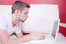 Analysis shows high student loan default rate at for-profit colleges